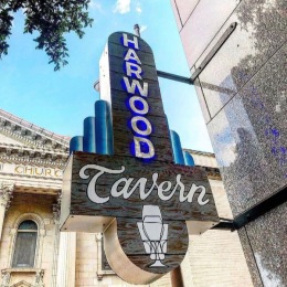 Sunday funday at @harwoodtavern ! Only a 6 minute walk from Amelia! #sundayfunday #dallastx #dallasapts #newtodallas #harwoodtavern Instagram post from @ameliaatfarmersmarket on July 14, 2024 17:01:11pm